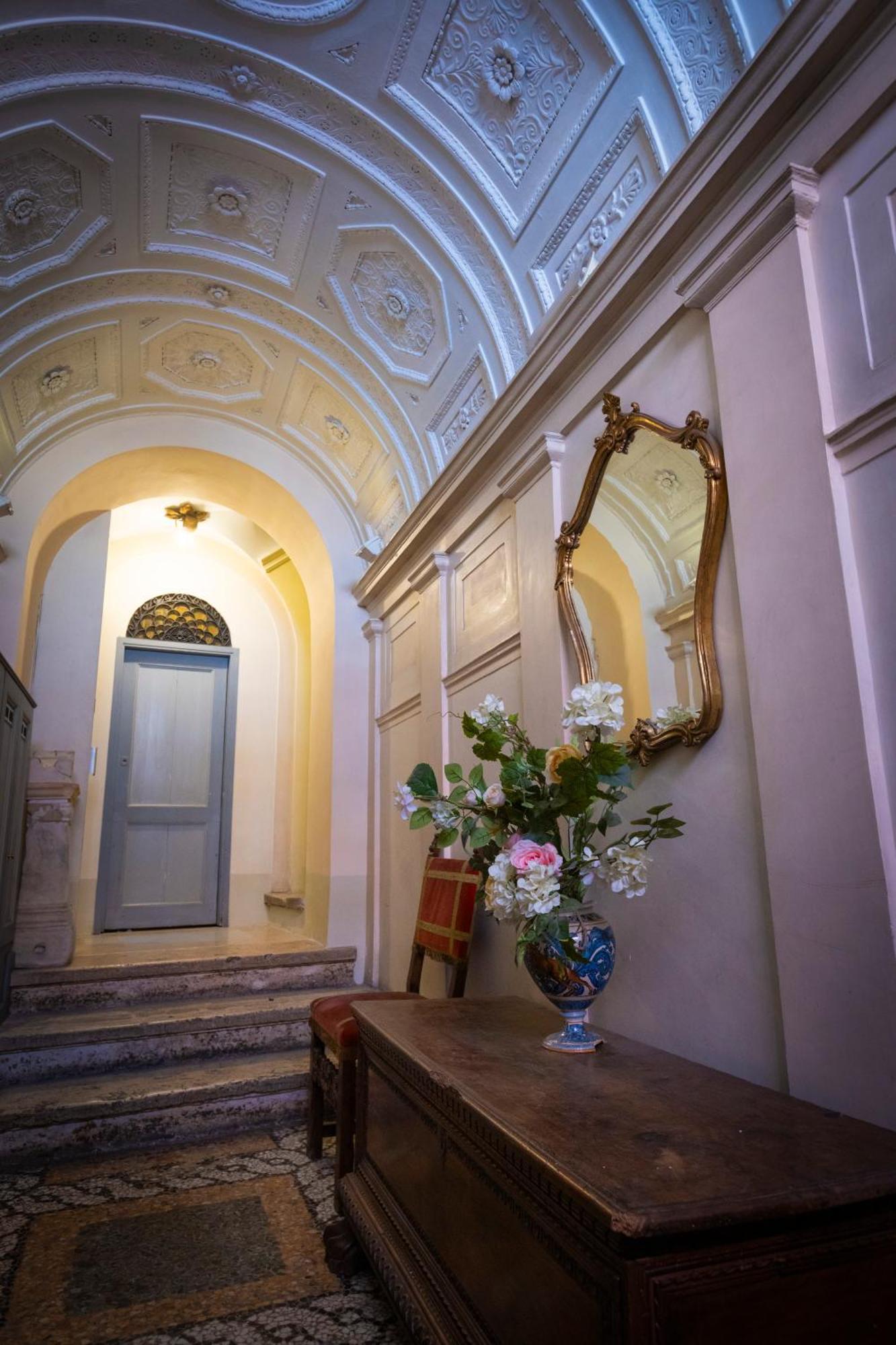 Barberini Apt Close To Fontana Di Trevi Rzym Zewnętrze zdjęcie